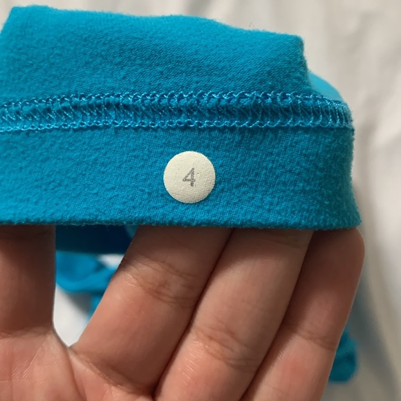 Blue lululemon tank top - Picture 4 of 4